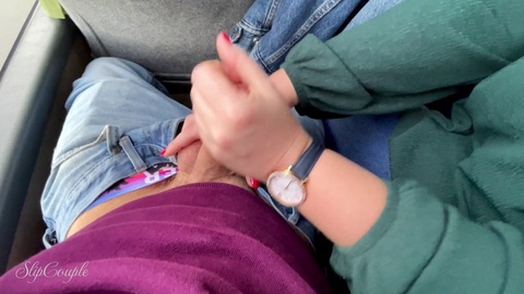 Bus touch dick hand, palpeggiare sul bus